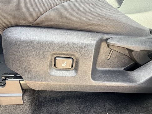 Used 2024 Toyota Tacoma SR5 AWD/4WD image 27