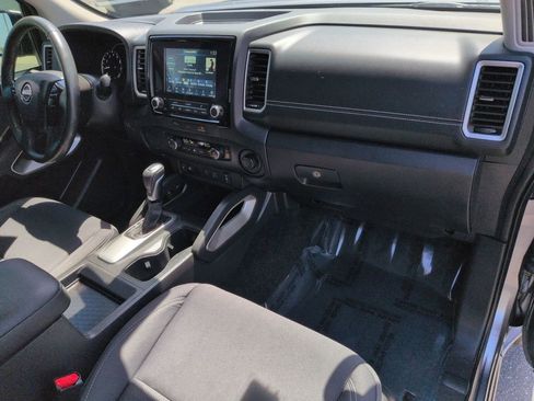Used 2024 Nissan Frontier SV RWD image 16