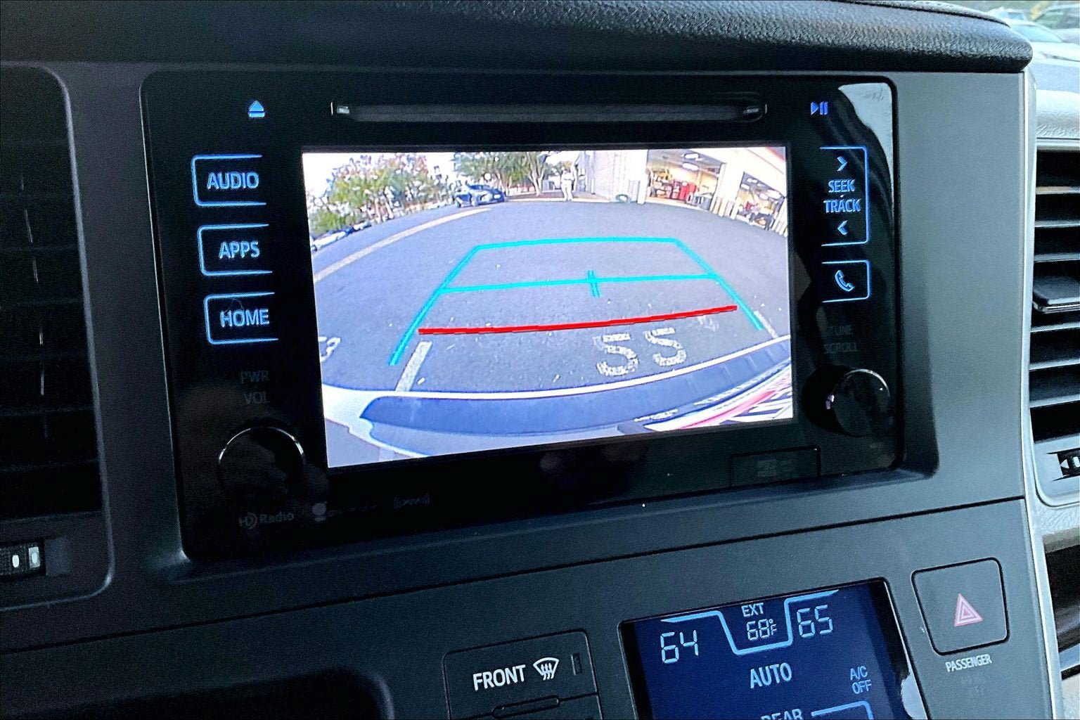 Used 2016 Toyota Sienna XLE Premium FWD image 20