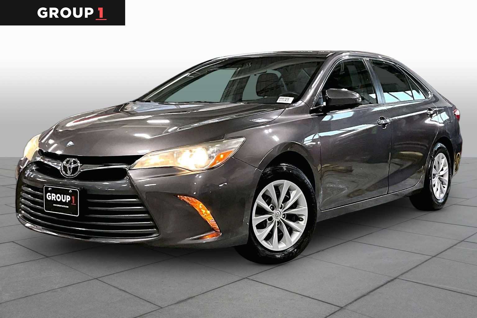 Used 2015 Toyota Camry LE FWD image 1