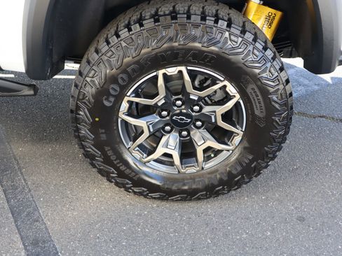 Used 2026 Chevrolet Colorado ZR2 image 40