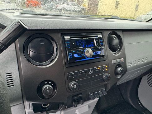 Used 2016 Ford F250 XL w/ XL Appearance Package AWD/4WD image 21