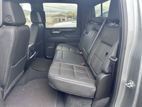 Used 2024 Chevrolet Silverado 3500 High Country image 9