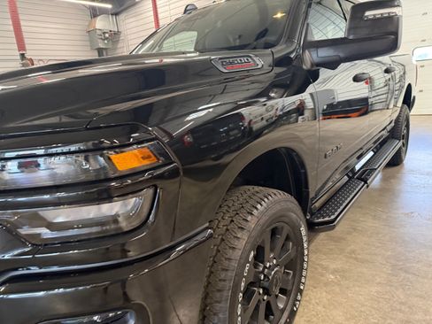 Used 2025 RAM 2500 Big Horn AWD/4WD image 39