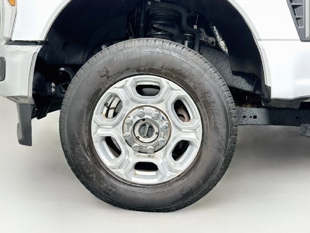 Used 2025 Ford F250 XLT w/ Snow Plow Prep Package AWD/4WD image 34