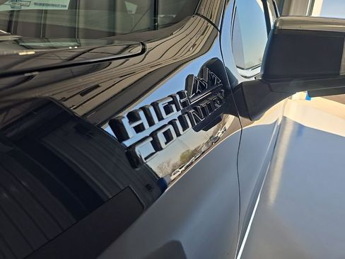 Used 2025 Chevrolet Silverado 1500 High Country image 31