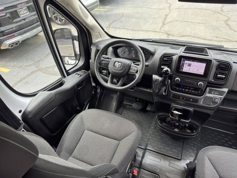 Used 2025 RAM ProMaster 2500 w/ Convenience Group FWD image 19