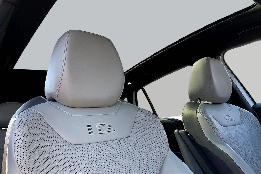 Used 2021 Volkswagen ID.4 Pro S w/ ID.4 Protection Package RWD image 23