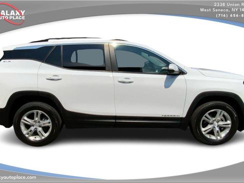 Used 2023 GMC Terrain SLE w/ Driver Convenience Package AWD/4WD image 4