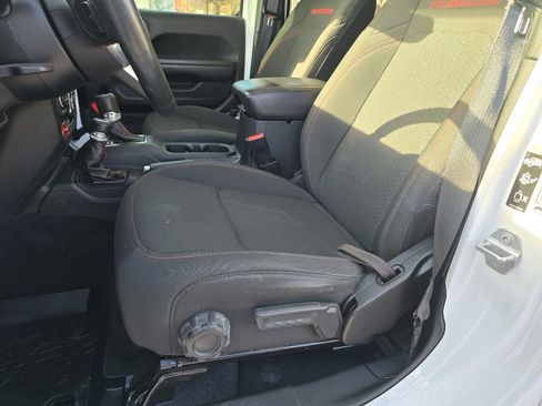 Used 2020 Jeep Gladiator Rubicon image 34