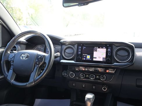 Used 2016 Toyota Tacoma TRD Sport w/ Towing Package AWD/4WD image 27