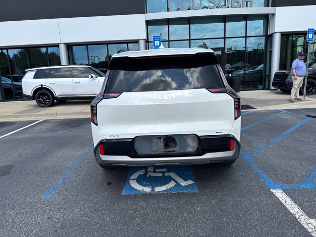 Certified 2024 Kia EV9 GT-Line AWD/4WD image 4