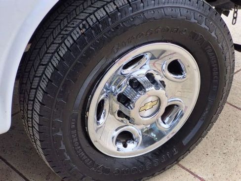 Used 2020 Chevrolet Express 3500 w/ Driver Convenience Package image 7