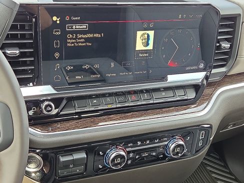 New 2026 GMC Sierra 1500 SLE w/ Preferred Package image 16