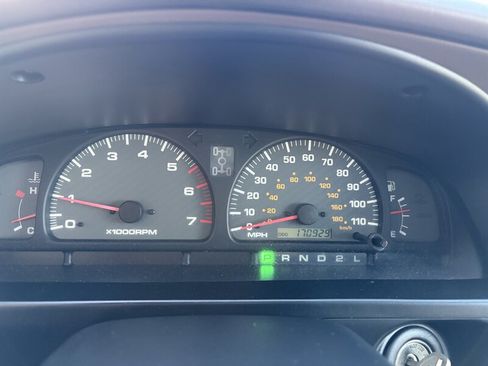 Used 2002 Toyota 4Runner SR5 w/ Leather Trim Pkg AWD/4WD image 19