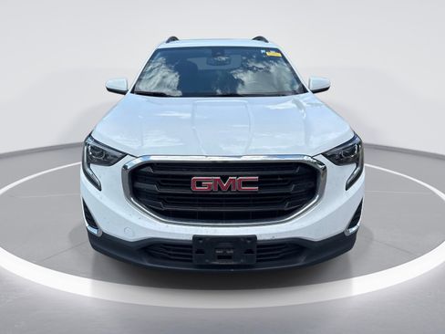 Used 2020 GMC Terrain SLE w/ Driver Convenience Package FWD image 2