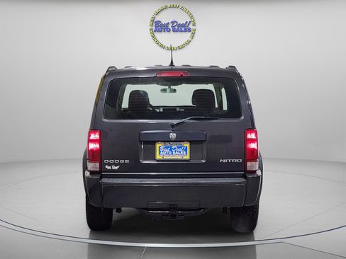 Used 2011 Dodge Nitro SE image 4