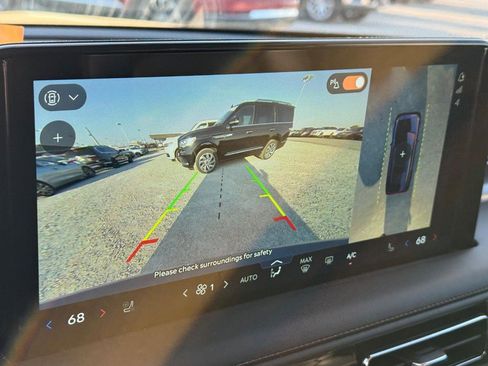 New 2025 Lincoln Aviator AWD image 25