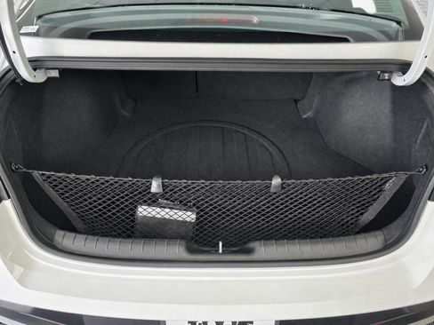 New 2026 Hyundai Elantra Limited FWD image 15