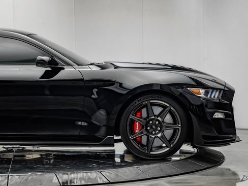 Used 2021 Ford Mustang Shelby GT500 w/ Carbon Fiber Track Pack RWD image 27