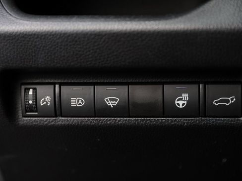 Used 2021 Toyota RAV4 XLE Premium image 23