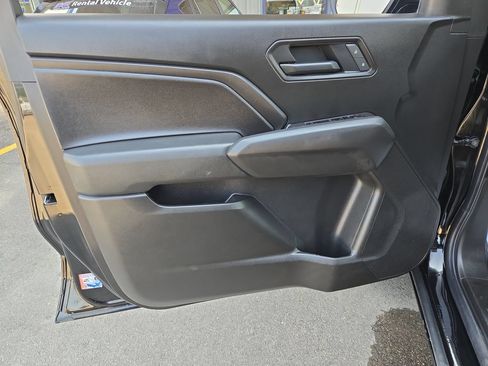 Used 2025 Chevrolet Colorado Trail Boss w/ Midnight Edition AWD/4WD image 12