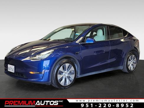 Used 2021 Tesla Model Y Long Range AWD/4WD image 1