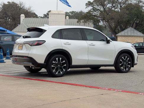 Used 2026 Honda HR-V EX-L image 4