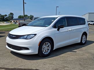 New 2027 Chrysler Pacifica LX FWD video 2