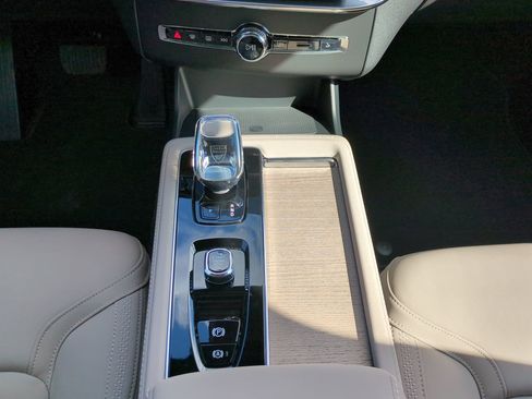 New 2026 Volvo XC90 B6 Plus image 17