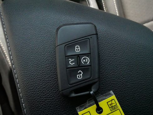 Used 2023 Volkswagen Jetta SE w/ Panoramic Sunroof Package FWD image 30