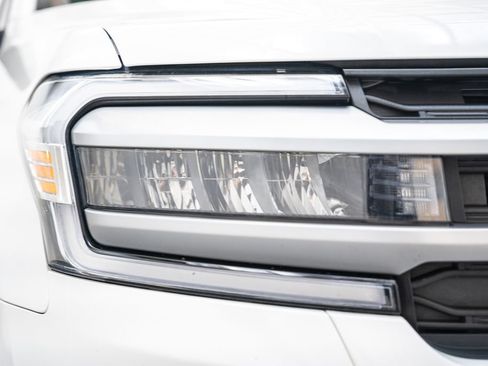 Used 2022 Ford Expedition XLT AWD/4WD image 16
