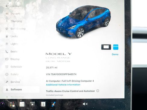Used 2023 Tesla Model Y Long Range AWD/4WD image 13