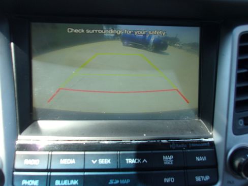 Used 2016 Hyundai Tucson Limited w/ Option Group 03 FWD image 16