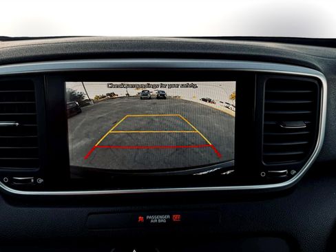 Used 2021 Kia Sportage LX image 13