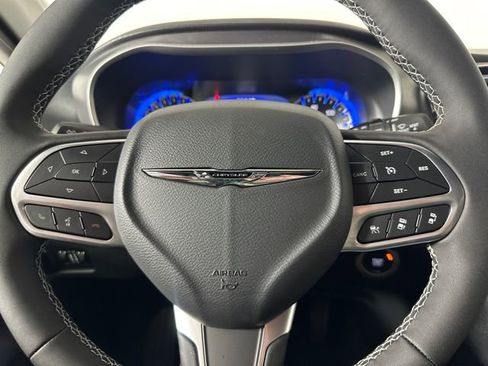 New 2026 Chrysler Pacifica Select image 11