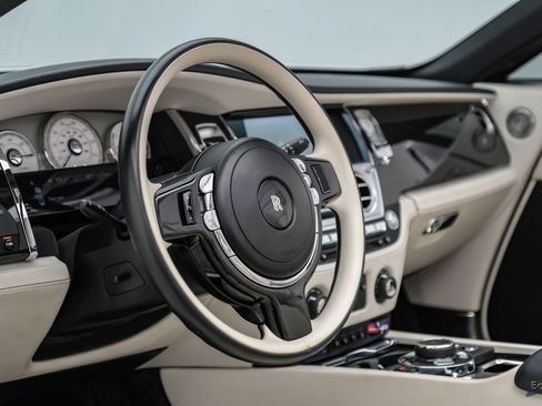 Used 2017 Rolls-Royce Dawn RWD image 52