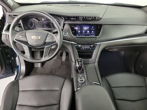 Certified 2025 Cadillac XT5 Premium Luxury AWD/4WD image 15