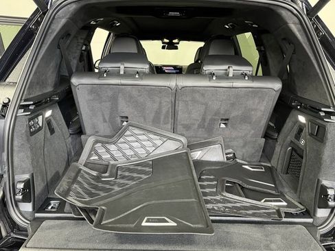 Used 2023 BMW X7 xDrive40i w/ Executive Package image 21