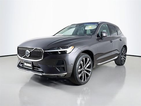 Certified 2023 Volvo XC60 B5 Ultimate w/ Protection Package Premier image 3