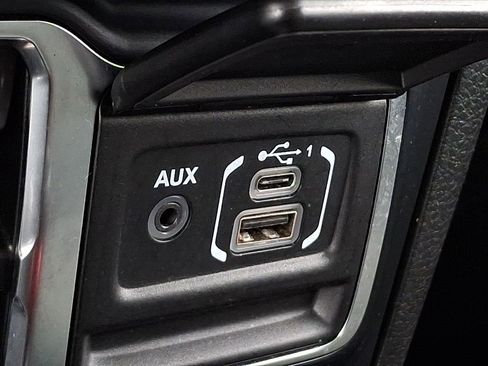 Used 2024 Jeep Wrangler Unlimited Sahara AWD/4WD image 23