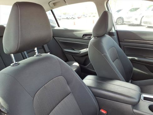 Used 2024 Nissan Altima 2.5 S image 12