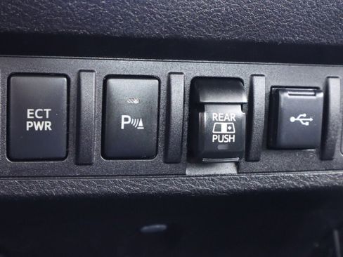 Used 2020 Toyota Tacoma SR5 image 26