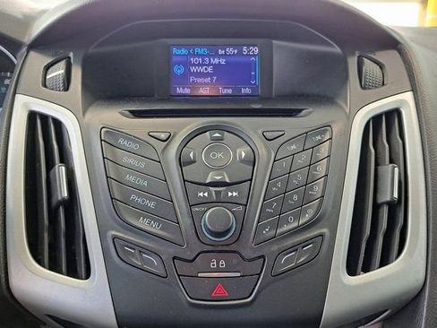 Used 2014 Ford Focus SE w/ Equipment Group 201A FWD image 14
