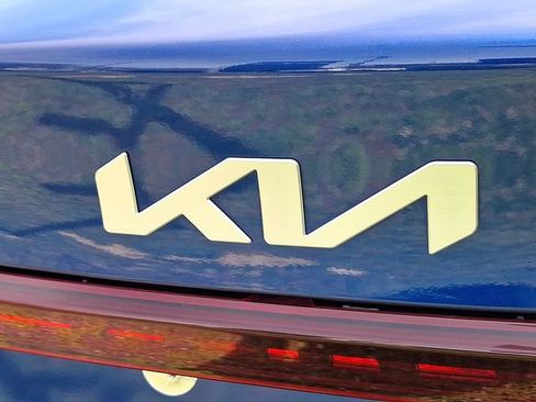 Certified 2024 Kia Forte LXS FWD image 29