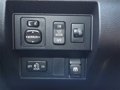 Used 2015 Toyota Tundra SR5 w/ TRD Off Road Package image 21