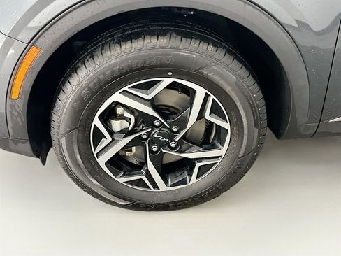 Used 2025 Kia Sportage LX image 11