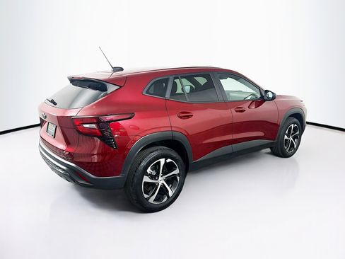 Used 2025 Chevrolet Trax RS image 9