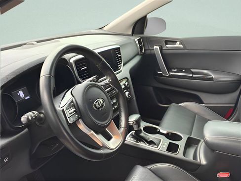 Used 2021 Kia Sportage EX image 28