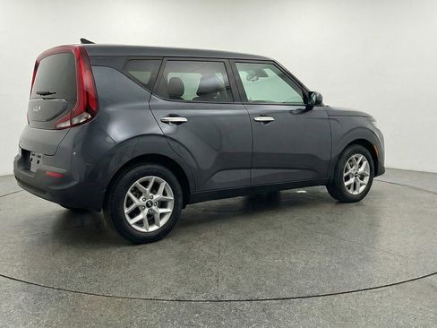 Used 2025 Kia Soul LX w/ LX Technology Package FWD image 7